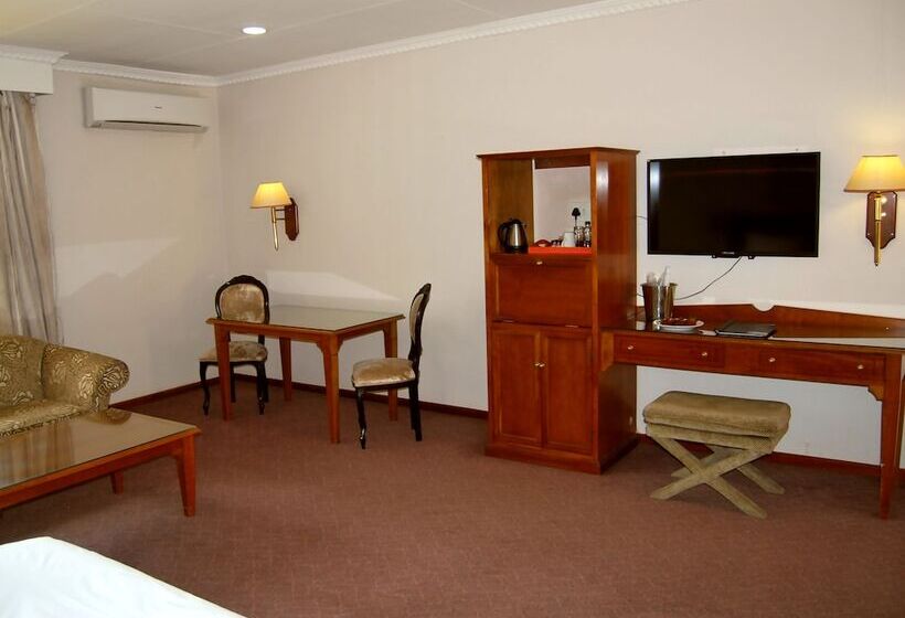 주니어 스위트, Safari Hotel & Convention Centre