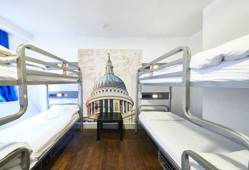 Кровать в Многоместном Номере с Общей Ванной, St Christopher S The Inn   London Bridge