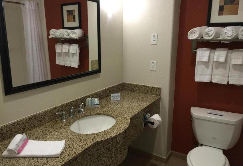 스위트 킹사이즈 침대, Sleep Inn & Suites Lawton Near Fort Sill
