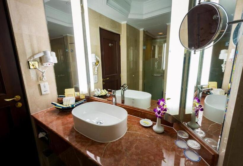 Номер Deluxe Кровать Кинг, Le Grandeur Palm Resort Johor