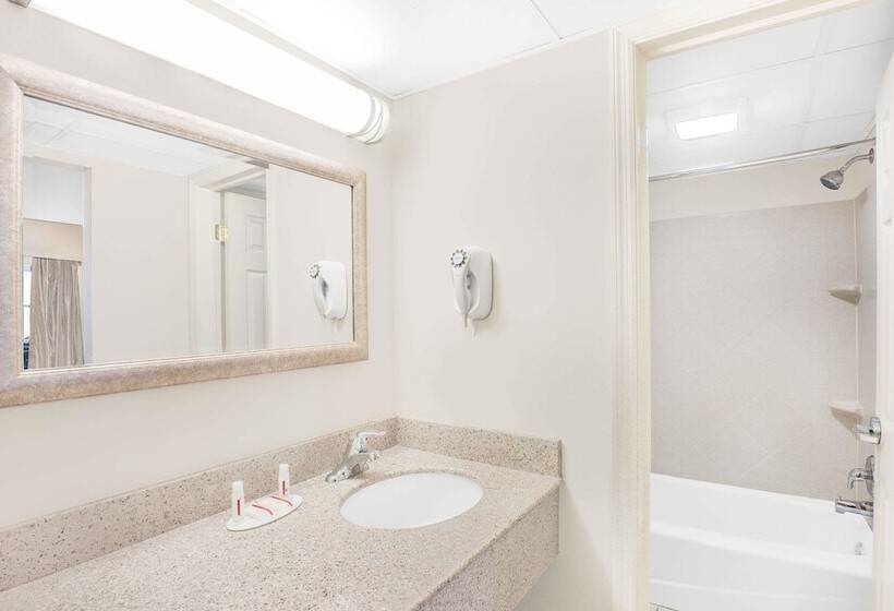 Номер Стандарт 2 Двуспальные Кровати, Days Inn By Wyndham Springfield/phil.intl Airport