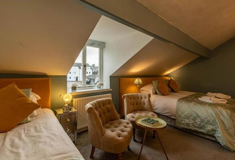 Трехместный Номер Deluxe, Holly Lodge Guest House With Free Off Site Health Club