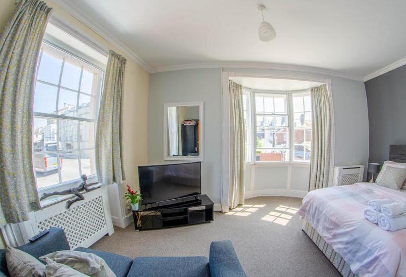Номер Deluxe, Olivers Guest House