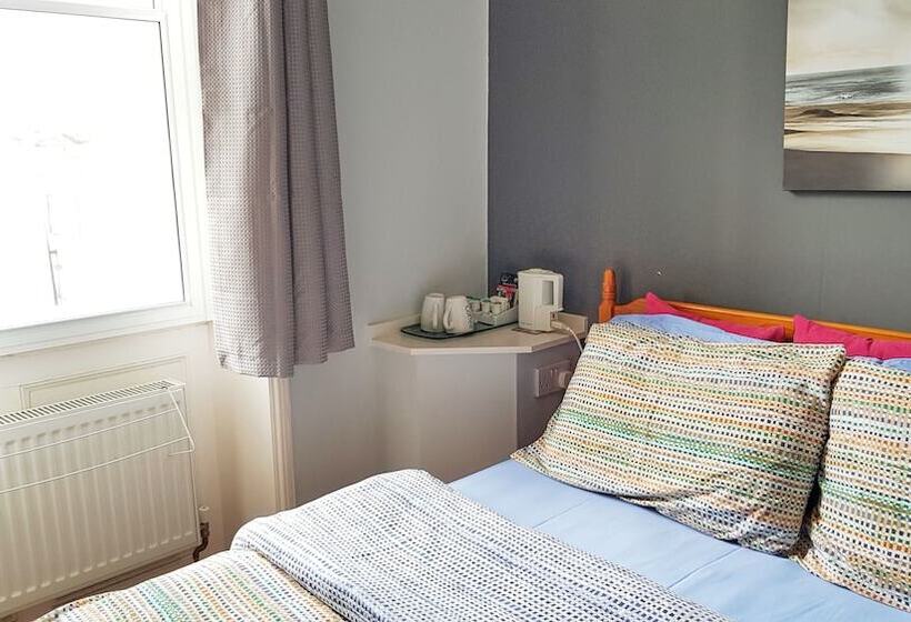 Номер Стандарт, Olivers Guest House