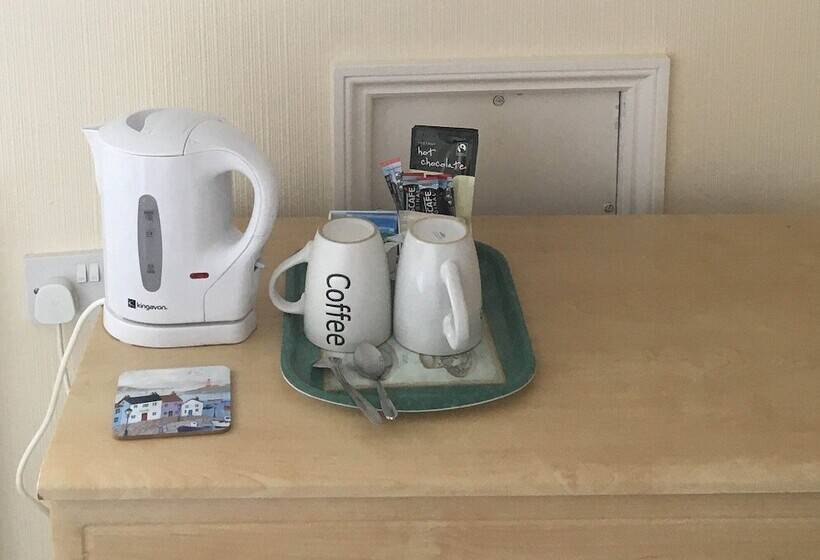 Номер Стандарт Совместная Ванная, Olivers Guest House