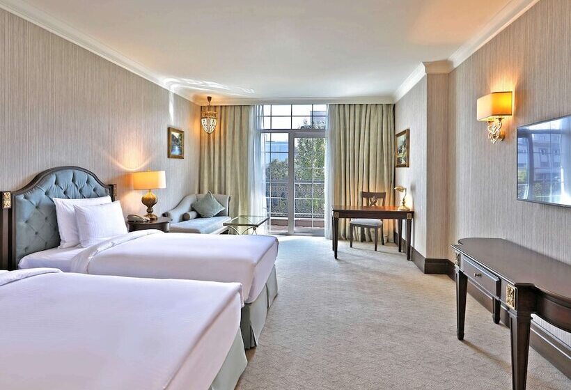اتاق لوکس با چشم‌انداز شهر, Rixos Almaty