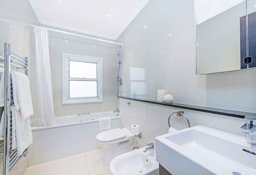 Апартаменты Superior 1 Спальня, 130 Queen S Gate Apartments