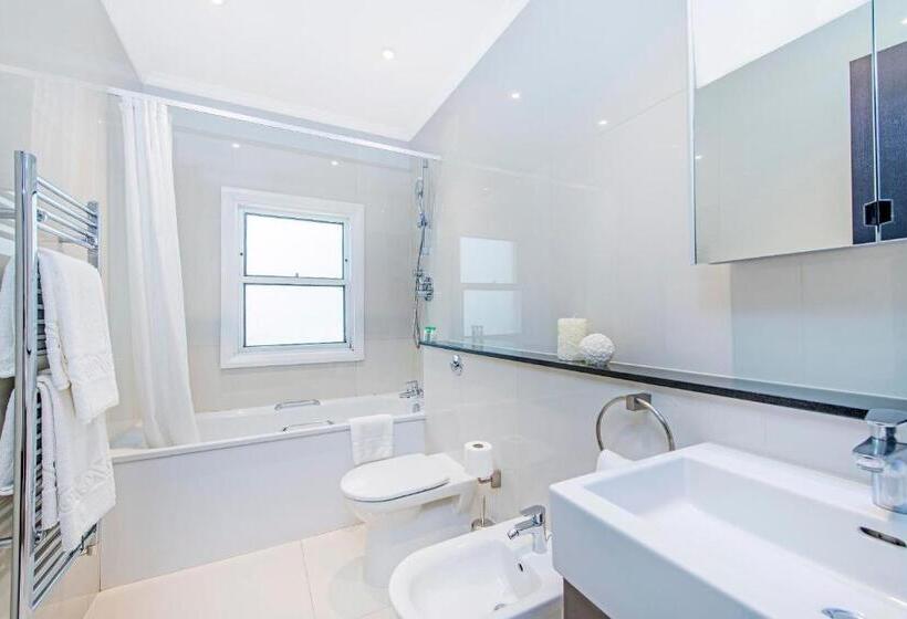 Апартаменты Superior 1 Спальня, 130 Queen S Gate Apartments