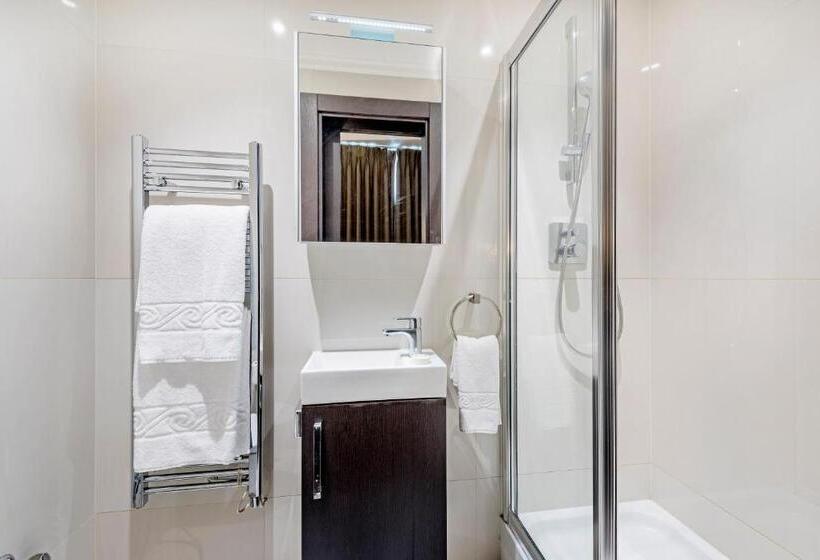 Апартаменты Deluxe 3 Спальни, 130 Queen S Gate Apartments