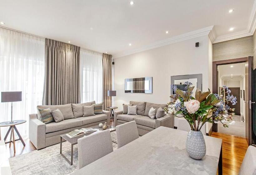 Апартаменты Deluxe 3 Спальни, 130 Queen S Gate Apartments