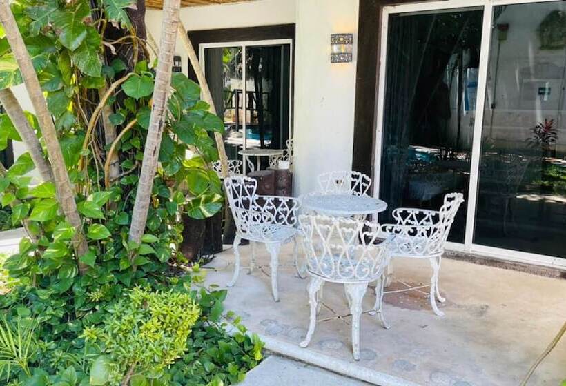 Standaard Studio, Mayan Art Hotel 10 Avenue