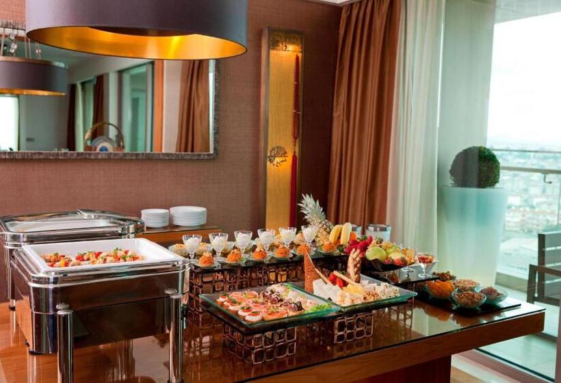 Номер Executive, Renaissance Istanbul Polat Bosphorus