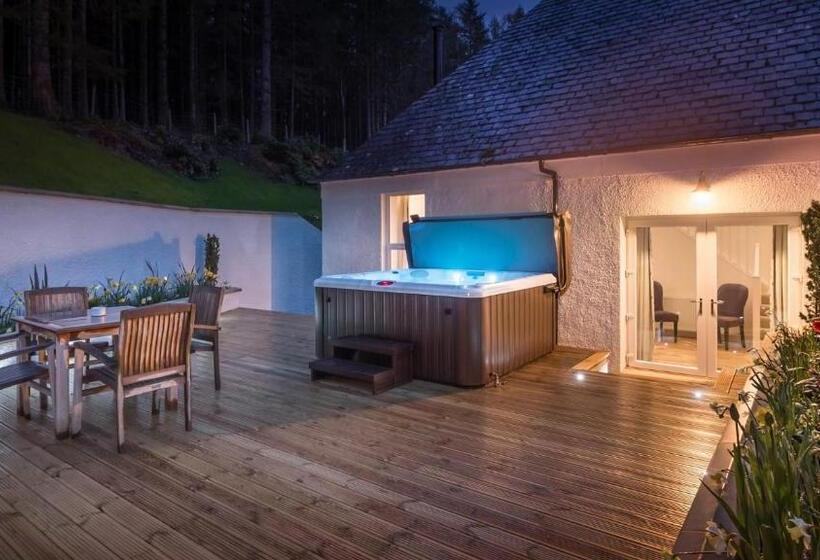 Номер Стандарт, Glencoe House