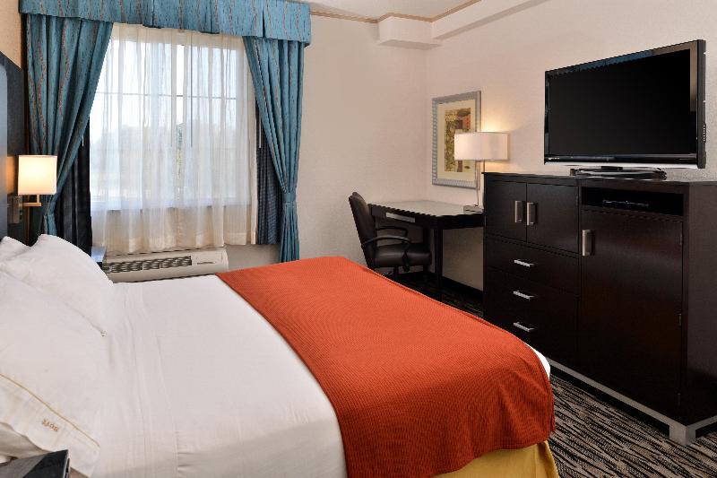 Люкс Кровать Кинг, Holiday Inn Express & Suites Tacoma South   Lakewood, An Ihg