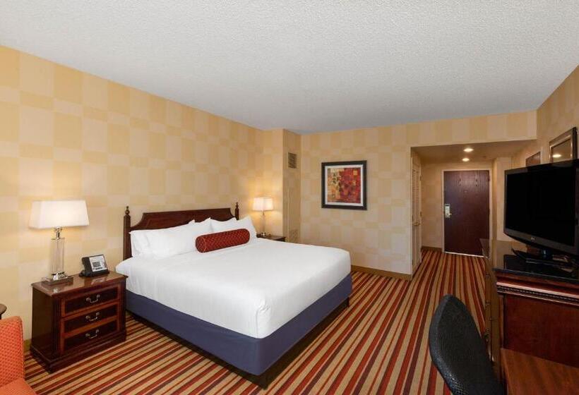 חדר קלאב עם מיטת קינג, Wyndham Grand Oklahoma City Downtown