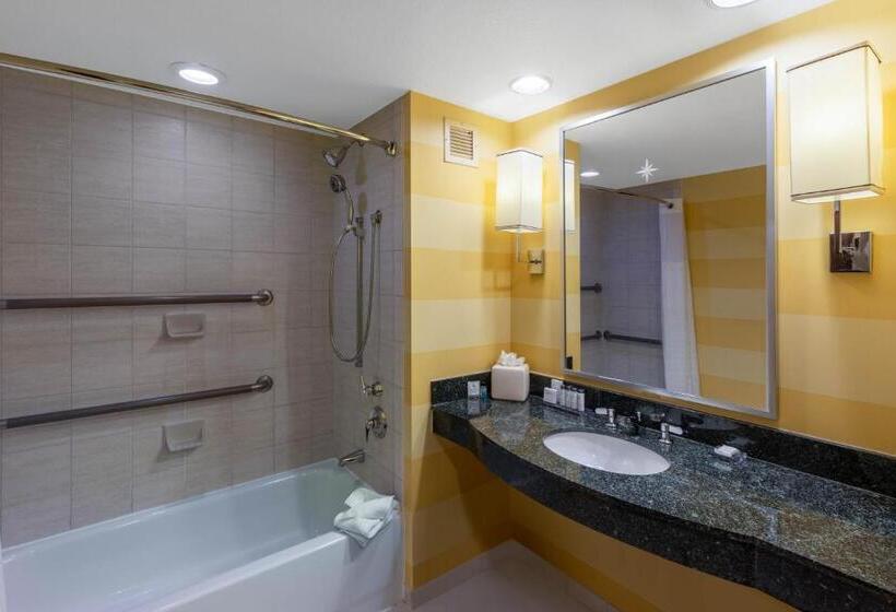 חדר קלאב עם מיטת קינג, Wyndham Grand Oklahoma City Downtown