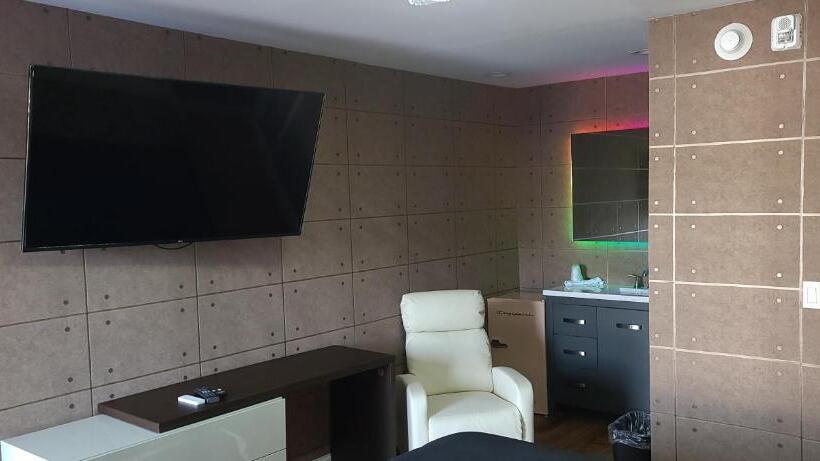 Полулюкс, Americas Best Value Inn Providence North Scituate