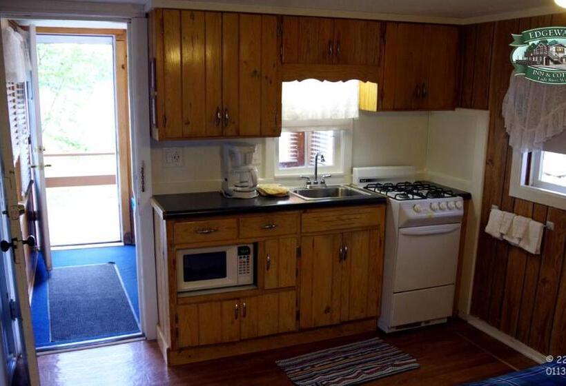 Шале 1 Спальня, Edgewater Inn & Cottages
