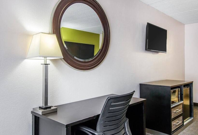 Номер Стандарт 2 Двуспальные Кровати, Quality Inn Hinesville   Fort Stewart Area, Kitchenette Rooms   Pool   Guest Laundry
