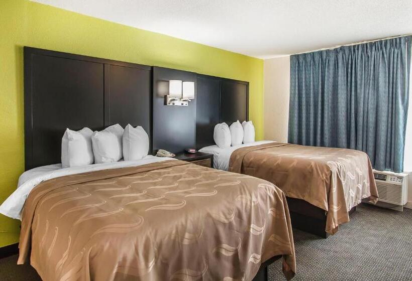 Номер Стандарт 2 Двуспальные Кровати, Quality Inn Hinesville   Fort Stewart Area, Kitchenette Rooms   Pool   Guest Laundry