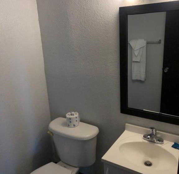 1 Bedroom Apartment Lake View, Tarpon Inn