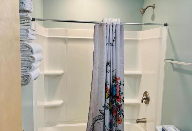 Номер Стандарт, Adventure Inn   Glenwood Springs