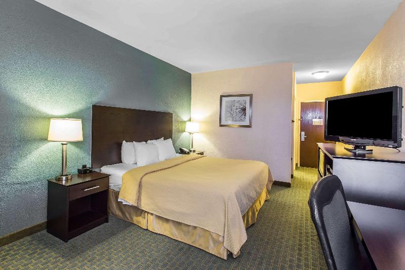 스탠다드 룸 킹사이즈 침대, Quality Inn
