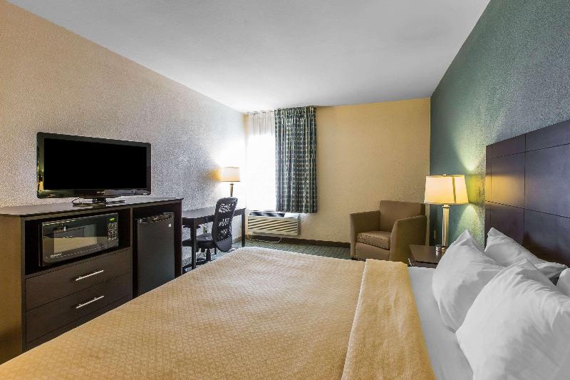 스탠다드 룸 킹사이즈 침대, Quality Inn