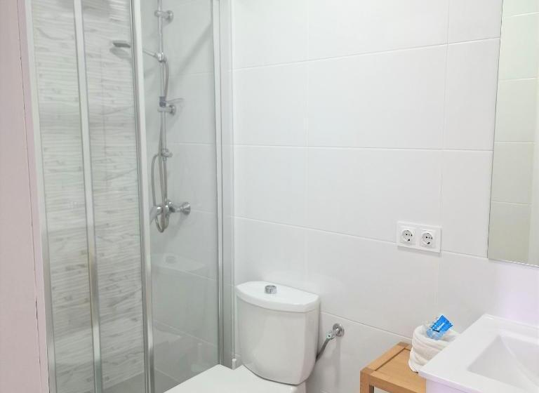 Апартаменты 2 Спальни, Hostal Alba