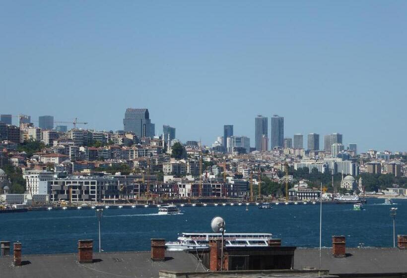 اتاق لوکس با چشم‌انداز دریا, Ethnica Hotel Old City