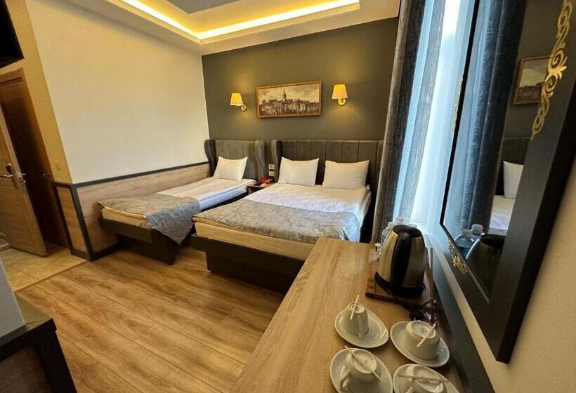 اتاق سوپریور چهار تخته, Ethnica Hotel Old City