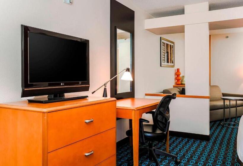 스탠다드 스튜디오 킹침대, Fairfield By Marriott Wilkes Barre