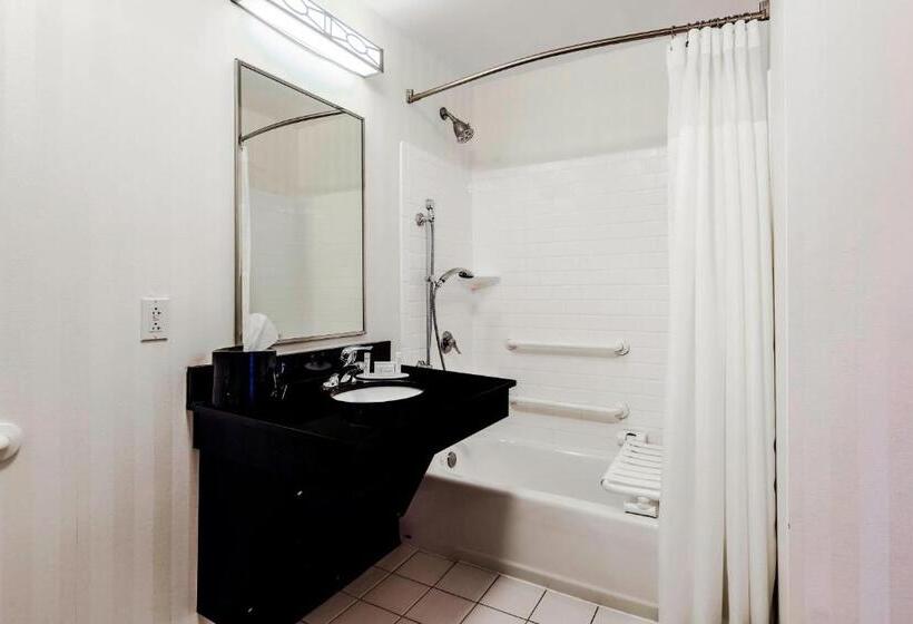 장애인용 디럭스룸, Fairfield By Marriott Wilkes Barre