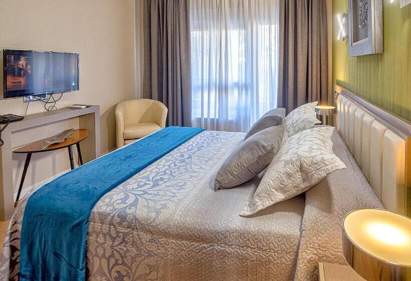 Полулюкс, Hostal Real Aranjuez