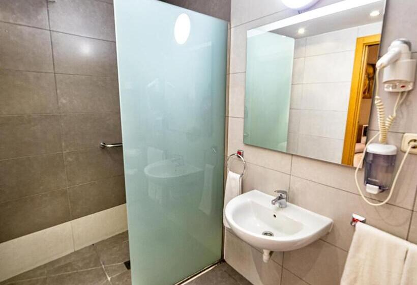 Номер Стандарт Трехместный, Hostal Real Aranjuez