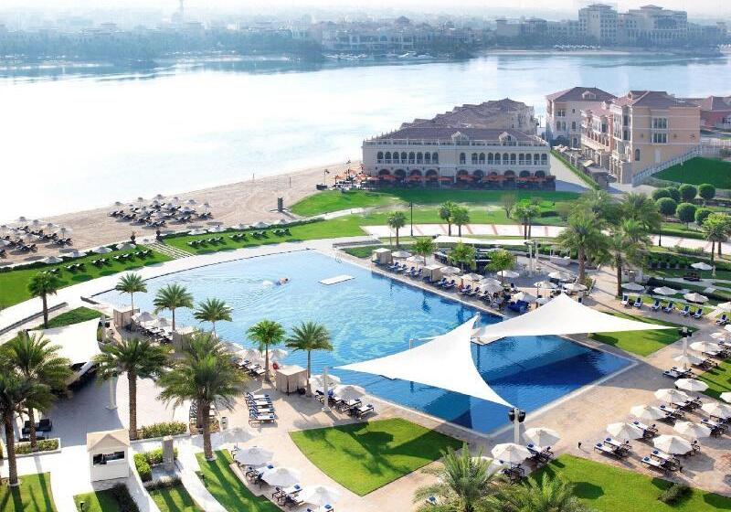 Номер Deluxe Кровать Кинг, The Ritzcarlton Abu Dhabi  Grand Canal