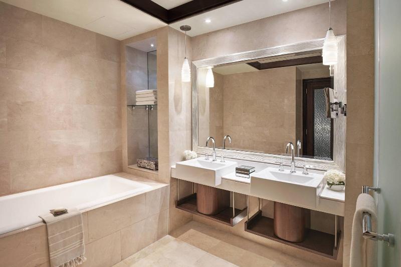 Люкс, The Ritzcarlton Abu Dhabi  Grand Canal