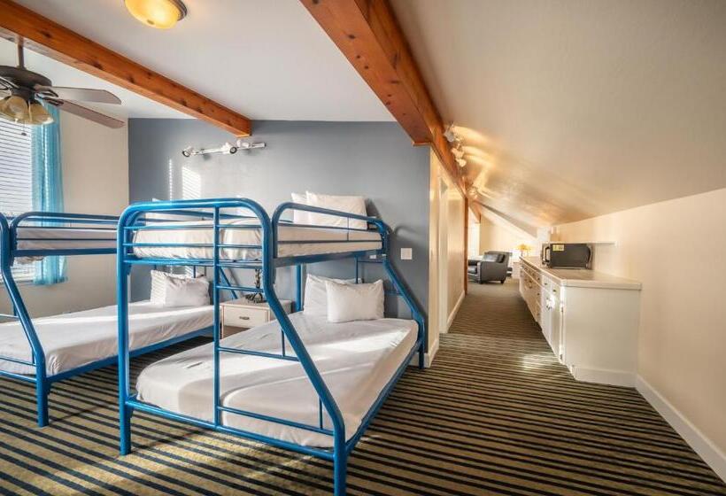 Family Suite, Pacific Reef Hotel & Light Show