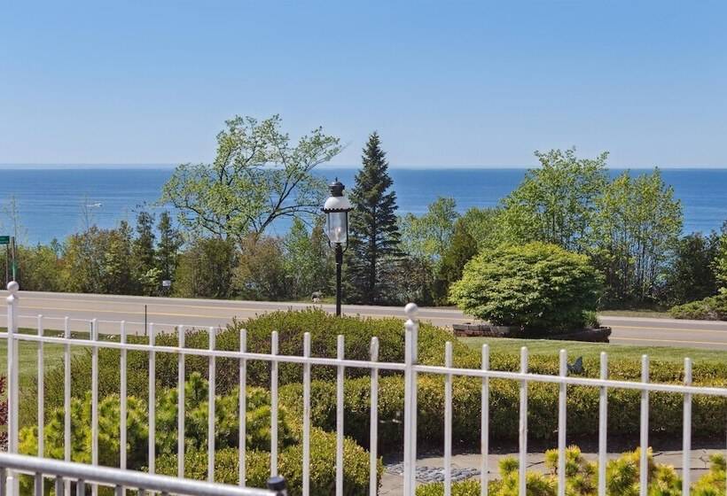Номер Стандарт Двуспальная Кровать, Bay Inn Of Petoskey