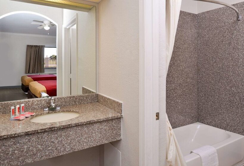 스탠다드 룸 더블 침대 2개, Econo Lodge Inn & Suites Port Arthur Near Sabine Pass