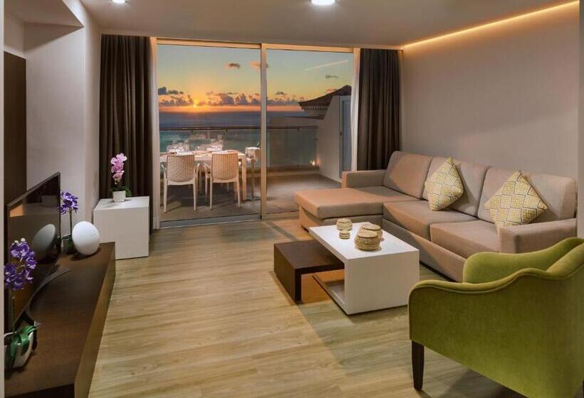 Апартаменты Deluxe 2 Спальни Вид на Море, Royal Sun Resort