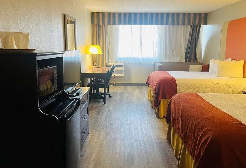 带2个双人床的标准工作室, Baymont By Wyndham Keokuk