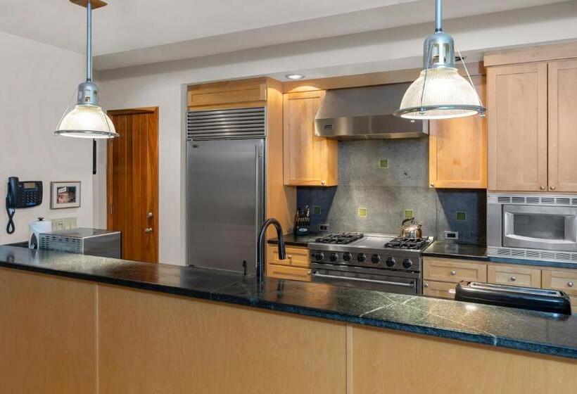 חדר סטנדרט לארבעה, The Auberge Residences At Element 52