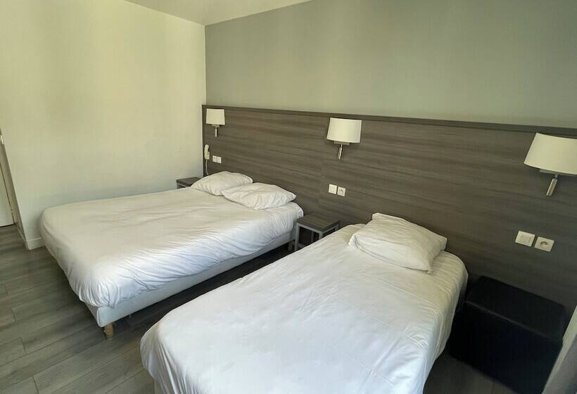 اتاق استاندارد سه نفره, Huni Hôtel
