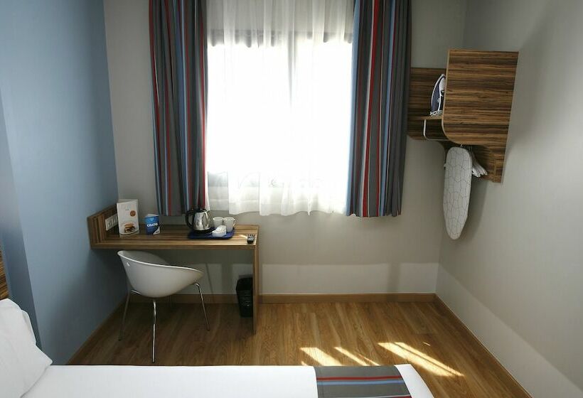 اتاق استاندارد, Travelodge Madrid Metropolitano