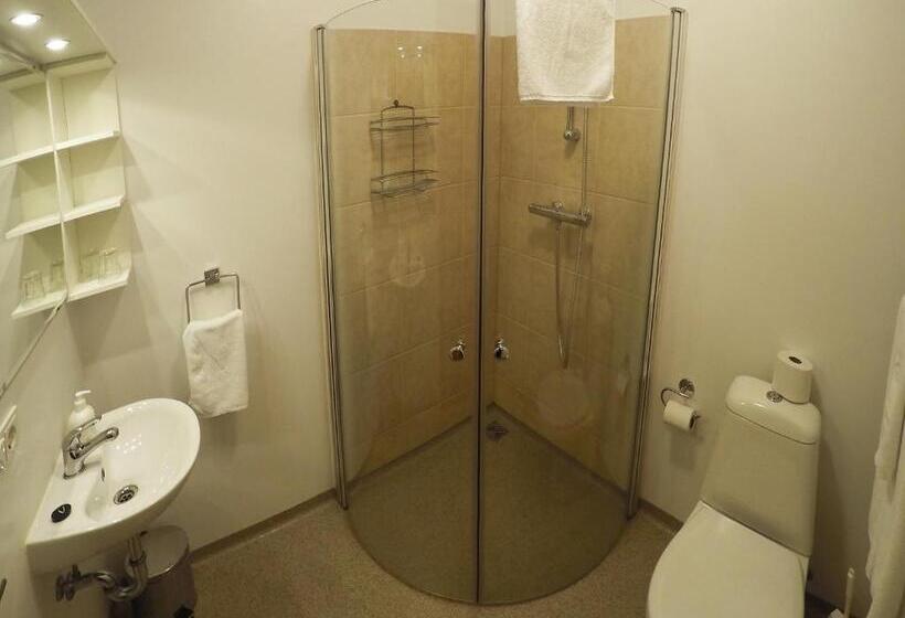 اتاق استاندارد با وان آب گرم, Lambastadir Guesthouse