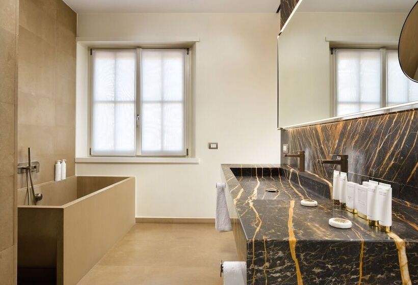 اتاق پرمیوم, Palazzo Montemartini Rome, A Radisson Collection