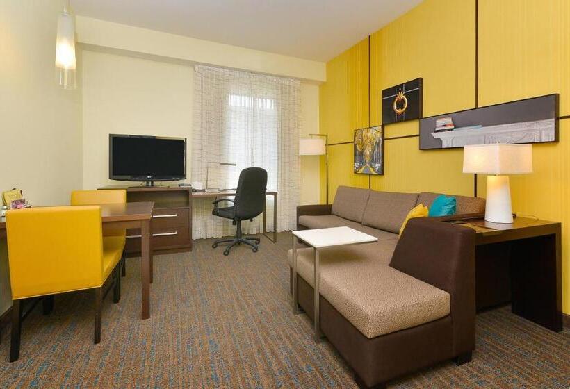 带大床的套房, Residence Inn By Marriott Champaign