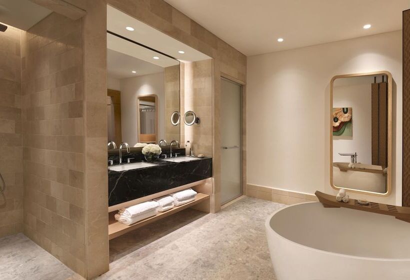 Люкс Кровать Кинг, Sofitel Dubai The Palm Resort & Spa