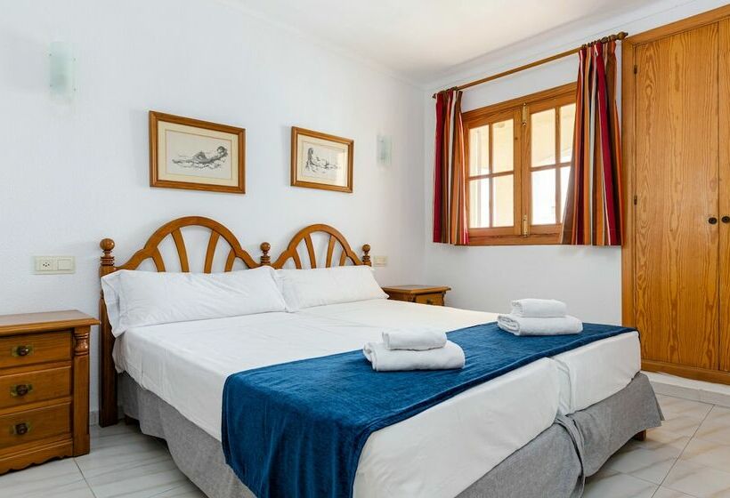 Апартаменты 2 Спальни Боковой Вид на Море, Sol y Mar Apartments